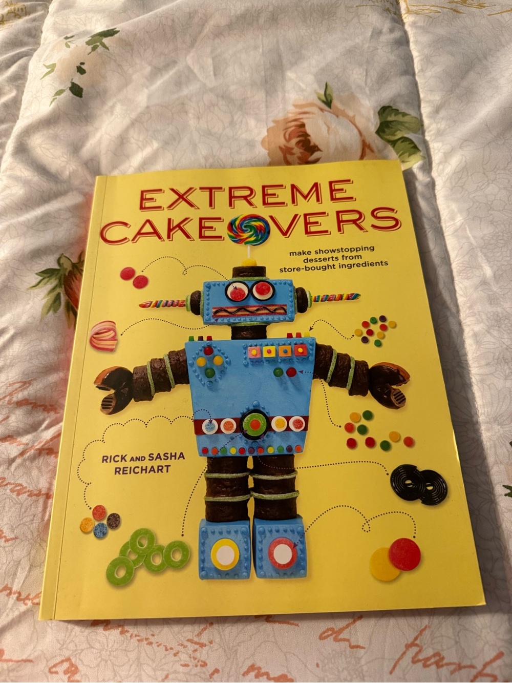 Brand new Extreme Cakeovers dessert book